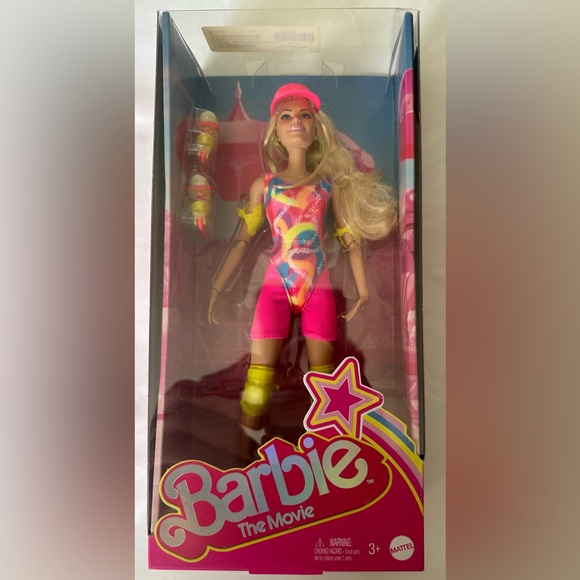 Barbie The Movie Collectible, Margot Robbie as Barbie in Inline Skating Outfit - Picture 1 of 7